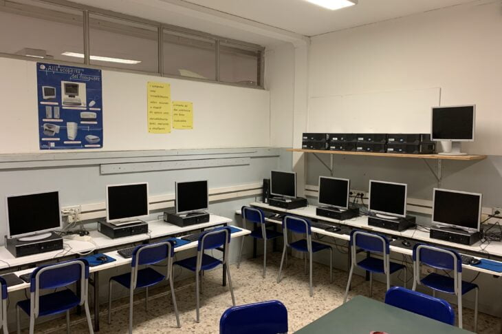 Foto 6 - aula informatica